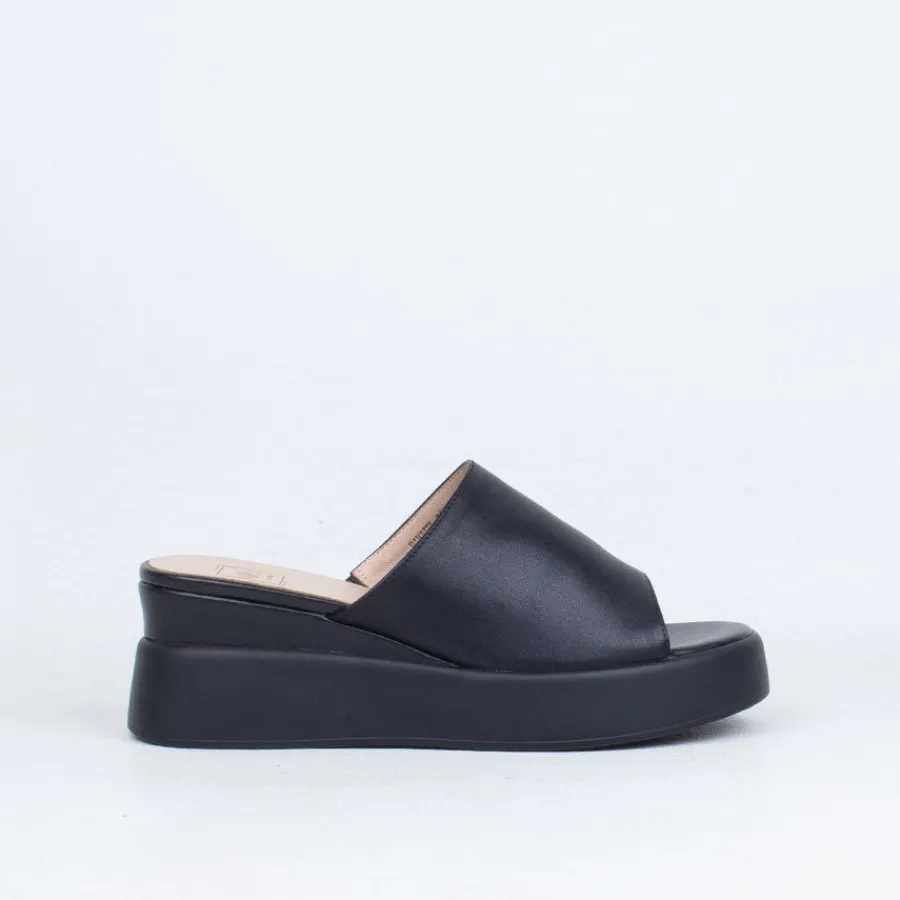 Wedges^Mila Raine Damziel Slide