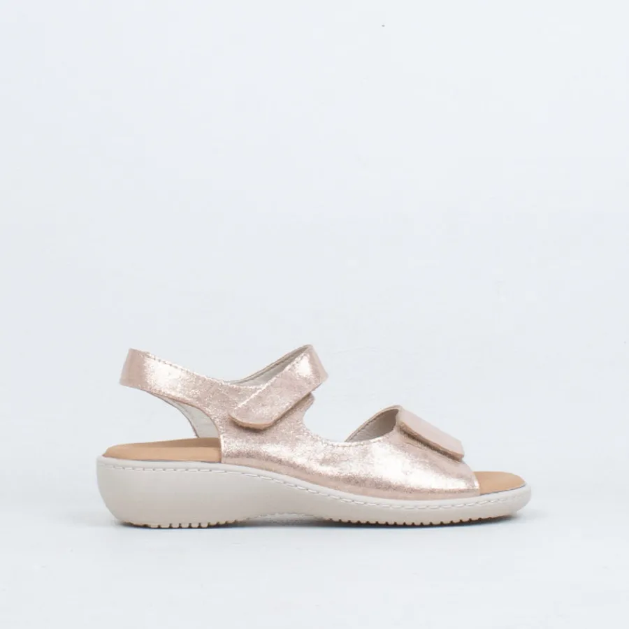 Flat^Pluma Flex - Spain Granada Sandal Champagne