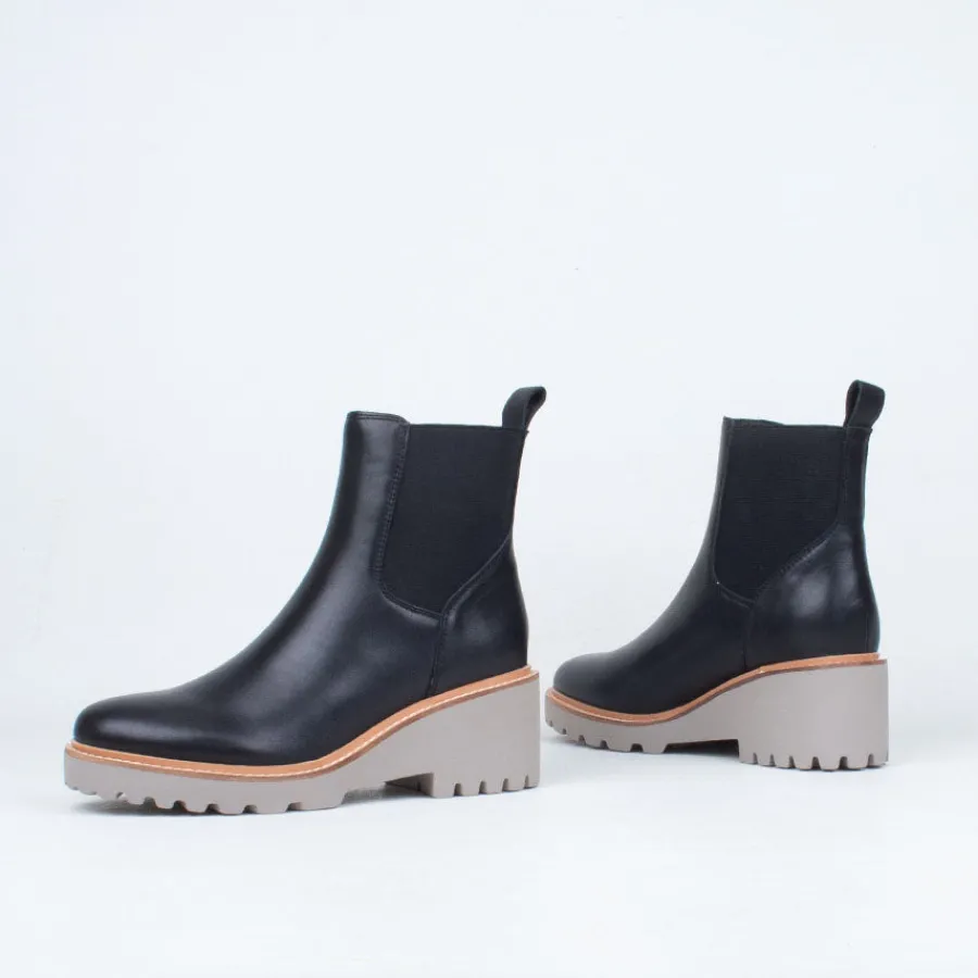 Chelsea^EOS Pace AnkleBoot Black