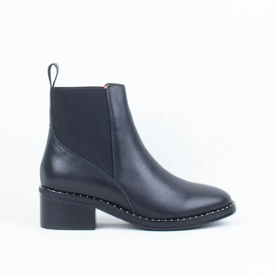 Chelsea^Ernest Wyler Perron Boot Black