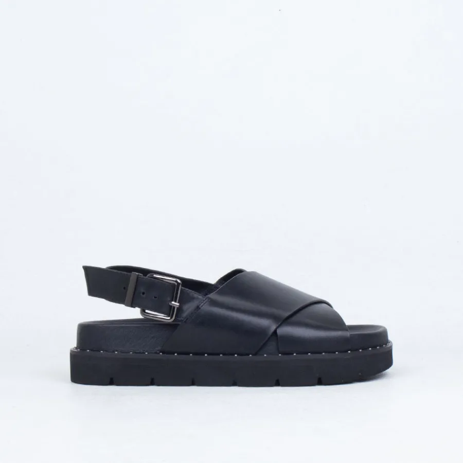 Flat^Ernest Wyler Prima Sandal