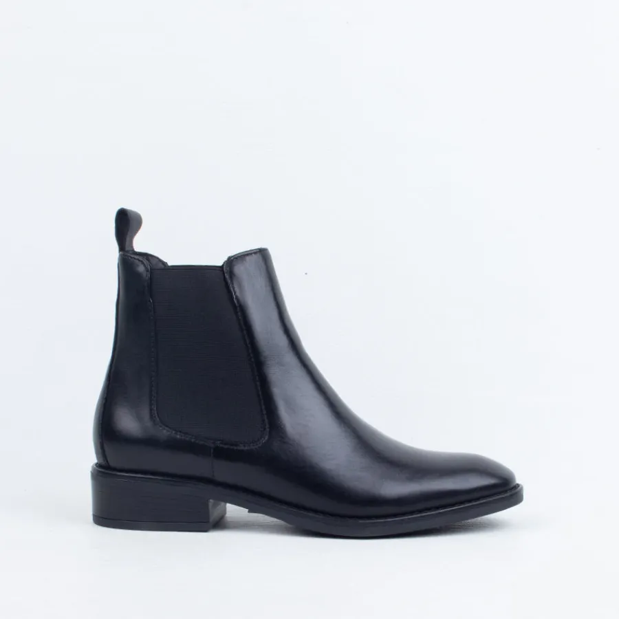 Chelsea^EOS Seneca Boot Black