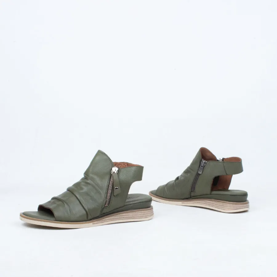 Flat^Bresley NZ Surprise Sandal